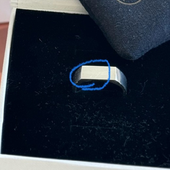 SOLD - Mejuri Rectangular Signet Ring - Picture 13 of 13